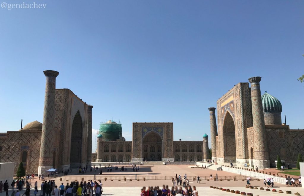 ウズベキスタン　サマルカンド　レギスタン広場
